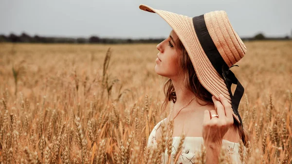 Woman Wheat Field Nature Happy Young Woman Sun Hat Summer — Stock Photo, Image
