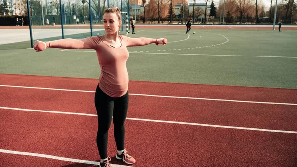Προγεννητική Γυμναστική Έγκυος Γυναίκα Προπόνηση Γιόγκα Σπορ Άσκηση Προγεννητικό Υγιές — Φωτογραφία Αρχείου