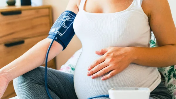 Pregnant Blood Test Hypertension Pressure Pregnancy Mother Blood Test Sphygmomanometer — Foto Stock