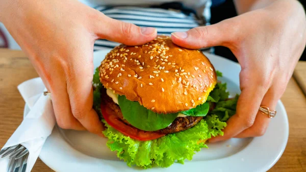 Veggie Burger Healthy Vegan Food Salad Avocado Vegetable Vegetarian Hamburger — Zdjęcie stockowe