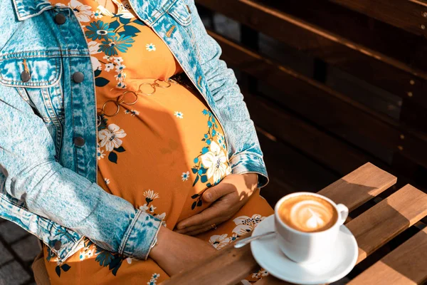 Woman Coffee Cup Pregnancy Drink Happy Pregnant Girl Drink Hot — Stock fotografie