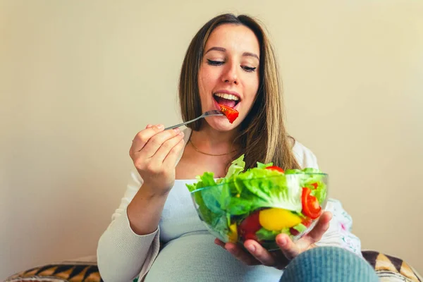 Pregnant Salad Healthy Food Pregnancy Woman Eating Nutrition Diet Food — Stock Photo, Image