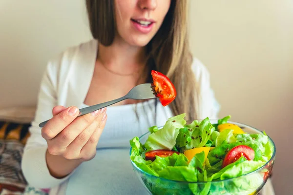 Pregnant Woman Eating Healthy Food Happy Pregnancy Mother Eating Nutrition — Stock Photo, Image