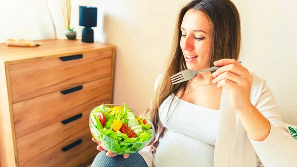 Pregnant Healthy Eating Salad Pregnancy Woman Eating Nutrition Healthy Food —  Fotos de Stock