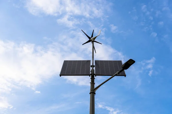 Conceito Energia Alternativa Turbina Eólica Com Painel Energia Solar Tecnologia — Fotografia de Stock