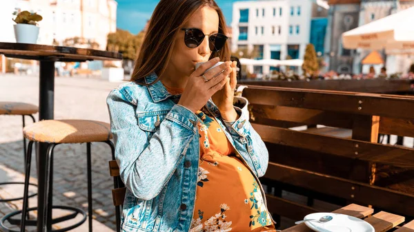 Pregnant Woman Drink Coffee Lifestyle Morning Happy Pregnancy Girl Drink — Stock Photo, Image