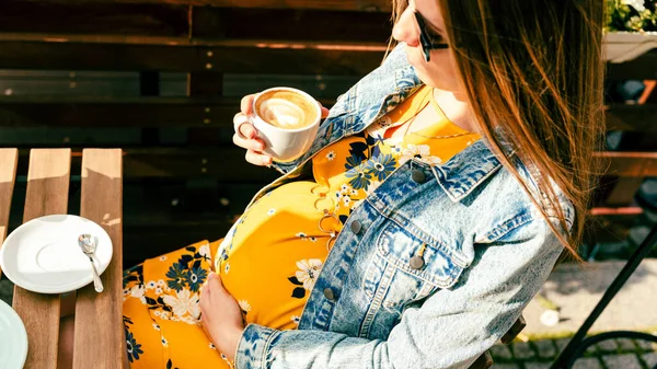Pregnant Woman Coffee Drink Lifestyle Morning Happy Pregnancy Girl Drink — 스톡 사진