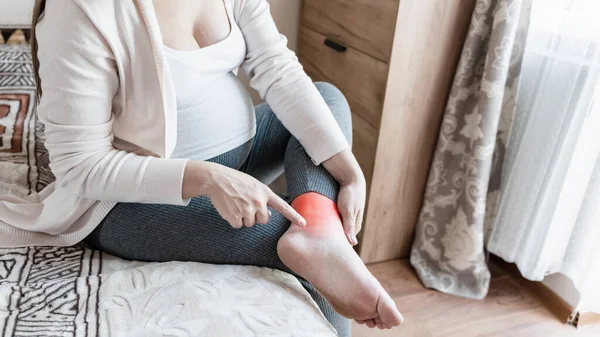 Pregnancy Pain Leg Woman Pregnant Girl Have Leg Disease Ankle — 图库照片