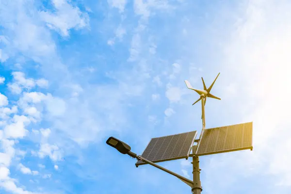 Conceito Energia Alternativa Turbina Eólica Com Painel Energia Solar Tecnologia — Fotografia de Stock