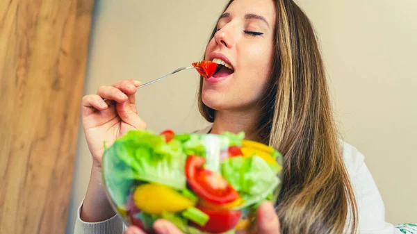 Pregnant Healthy Eating Salad Pregnancy Woman Eating Nutrition Healthy Food — Stock Photo, Image