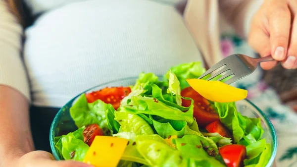 Pregnant Healthy Eating Salad Pregnancy Woman Eating Nutrition Healthy Food — Stock Photo, Image