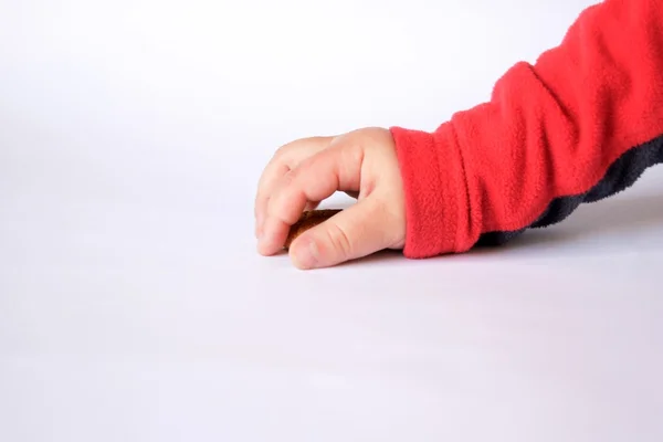 Çocuk el bisküvi ile