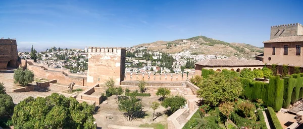 Veduta di Granada dall'Alhambra — Foto Stock