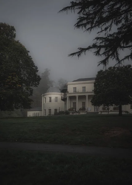 Old Victorian Building Park Misty Day — Stock Photo, Image