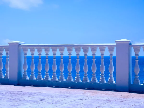 Summer view with classic white balustrade and empty terrace overlooking the sea, Russia — Stock Photo, Image
