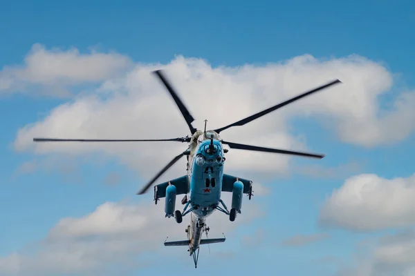 Moscou Rússia Maio 2021 Helicópteros Ataque 35M Céu Sobre Moscou — Fotografia de Stock