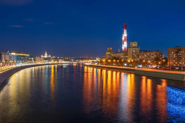 Vista Sobre Rio Moscou Berezhkovskaya Savvinskaya Aterros Noite Paisagem Urbana — Fotografia de Stock