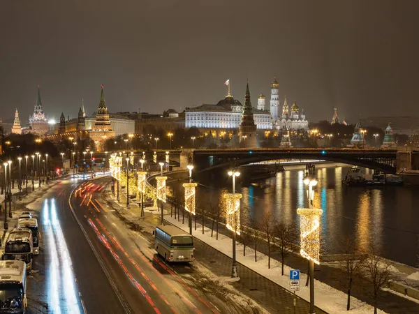 Moscow Russia January 2021 Night View Kremlin Patriarshy Bridge Illuminated — Stock Photo, Image