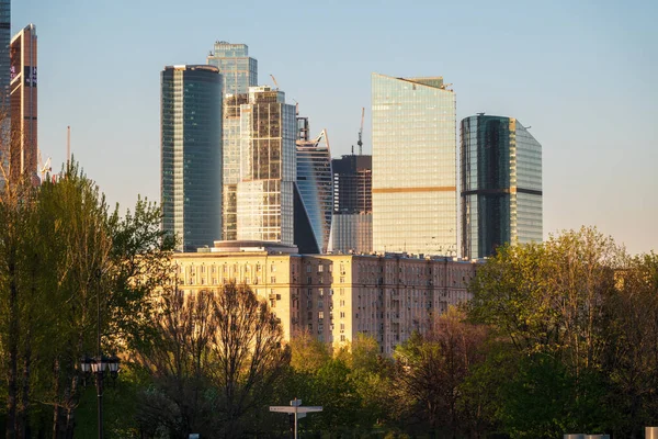 Green Trees Background Modern Skyscrapers Moscow City Panorama New Moscow — Stock Photo, Image