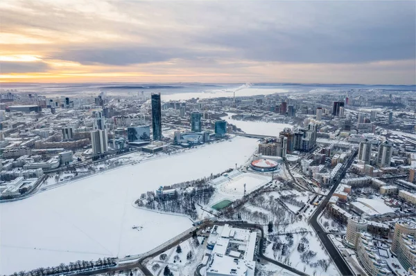 Jekaterinburg Antenn Panoramautsikt Vinter Vid Solnedgången Jekaterinburg Stad Och Damm — Stockfoto