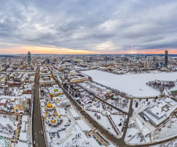 Invierno Ekaterimburgo Templo Sangre Hermosa Puesta Sol Nublado Vista Aérea — Foto de Stock