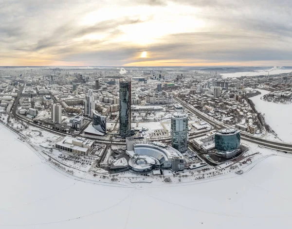 Ekaterimburgo Vista Panorámica Aérea Invierno Atardecer Ekaterimburgo Ciudad Estanque Invierno — Foto de Stock