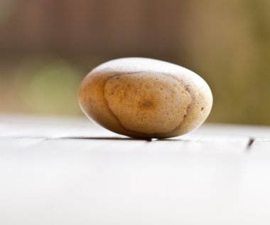 tek başına duran taş