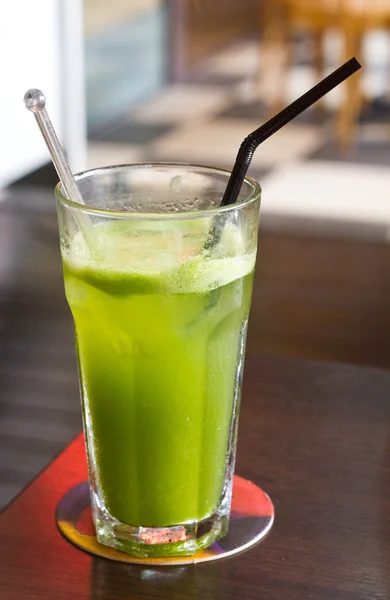 Celery juice freshly squeezed — Stock Photo, Image