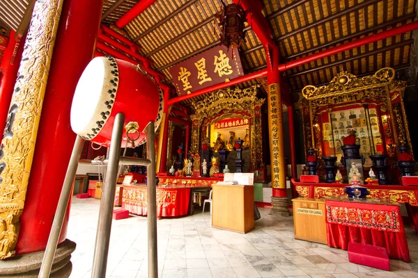 Típico templo chino encontrado en Asia —  Fotos de Stock
