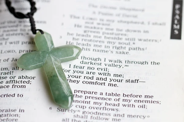 The cross on a bible passage — Stock Photo, Image