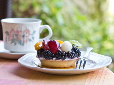 öğleden sonra çay molası için meyve tart