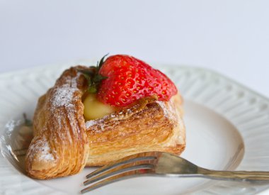 Çin plaka üzerinde çilek Danca