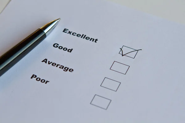 derecelendirme raporu kartı gibi hareket eder.