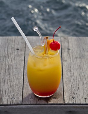 meyve punch plaj tarafından