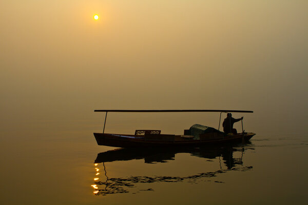 West Lake, Hangzhou, China duirng sunrise
