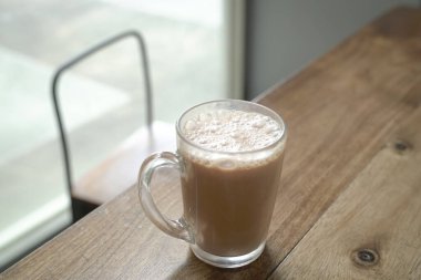 Sütlü çay ya da Malezya 'da Teh Tarık olarak bilinir. Boşluğu kopyala.