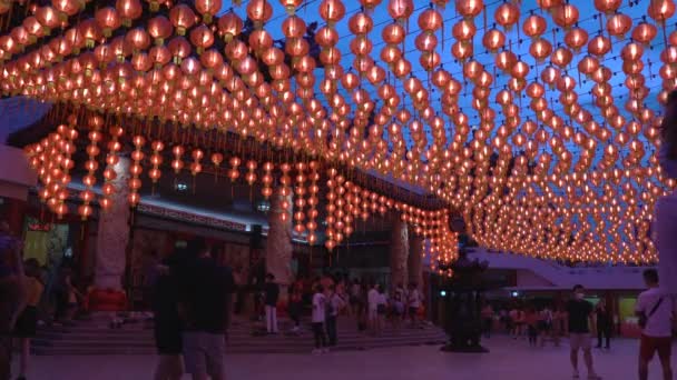 Kuala Lumpur Malaysia Februari 2022 Scen Upplysta Röda Lyktor Och — Stockvideo