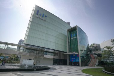 Kuala Lumpur, Malezya - 1 Şubat 2022: Mitsui Alışveriş Parkı Lalaport Bukit Bintang Şehir Merkezi Kuala Lumpur 'un dış ve ön tarafı. Lalaport damgasını taşıyan Güneydoğu Asya 'daki ilk alışveriş merkezi..