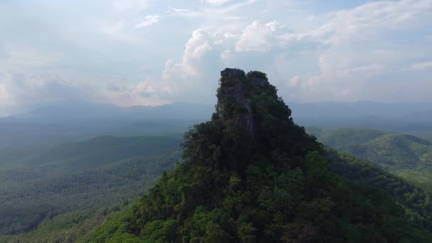 Вид Воздуха Холм Окружающие Тропические Леса Лион Хилл Перак Малайзия — стоковое видео