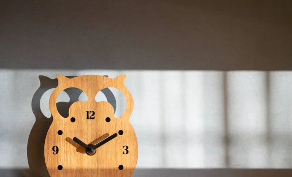 Gölgeli Tahta Saat Kopyala Uzayı Zaman Hatırlatma Kavramı — Stok fotoğraf