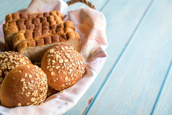 Bröd Och Bullar Korg Hälsosam Kost Allergi Eller Glutenfritt Koncept — Stockfoto