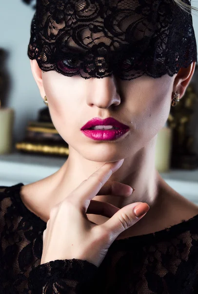 Mooie vrouw met mode make-up — Stockfoto