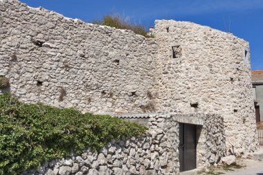 vrbnik, Hırvatistan duvarları
