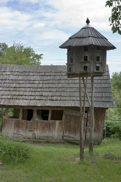 Drewniany gołębnik — Zdjęcie stockowe