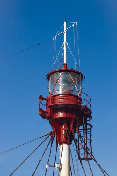 Faro mástil barco —  Fotos de Stock