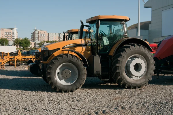 Hjul modern traktor — Stockfoto