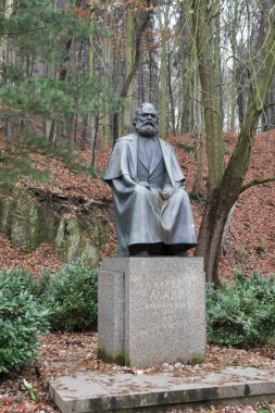 Karl Marx'ın anıt karlovy Vary