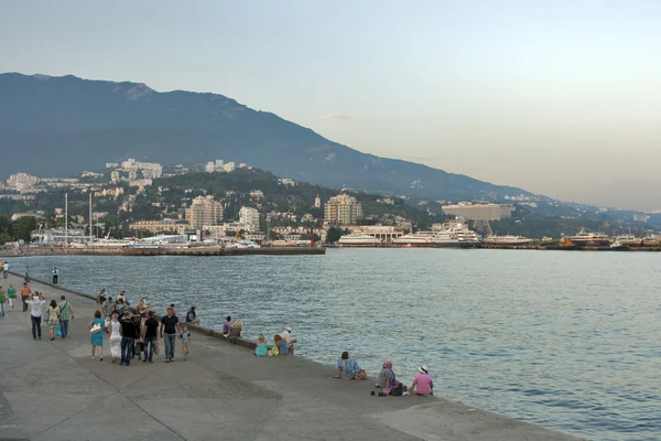 Yalta seafront in Crimea — Stock Photo, Image