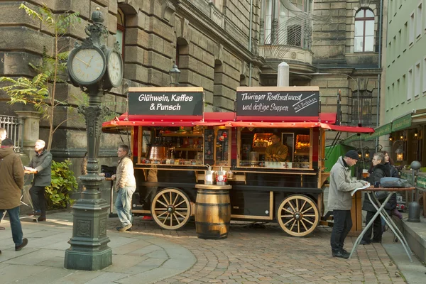 Kiosk with drinks and snacks in Dresden — Stock Photo, Image
