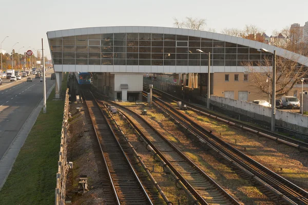 Moderní Kyjev stanice metra darnitsa — Stock fotografie